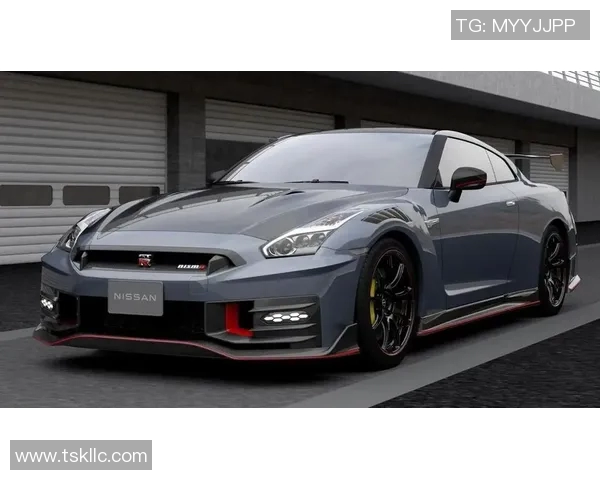 足球球星驾驭GTR豪车的炫酷时刻 揭秘速度与激情的完美结合